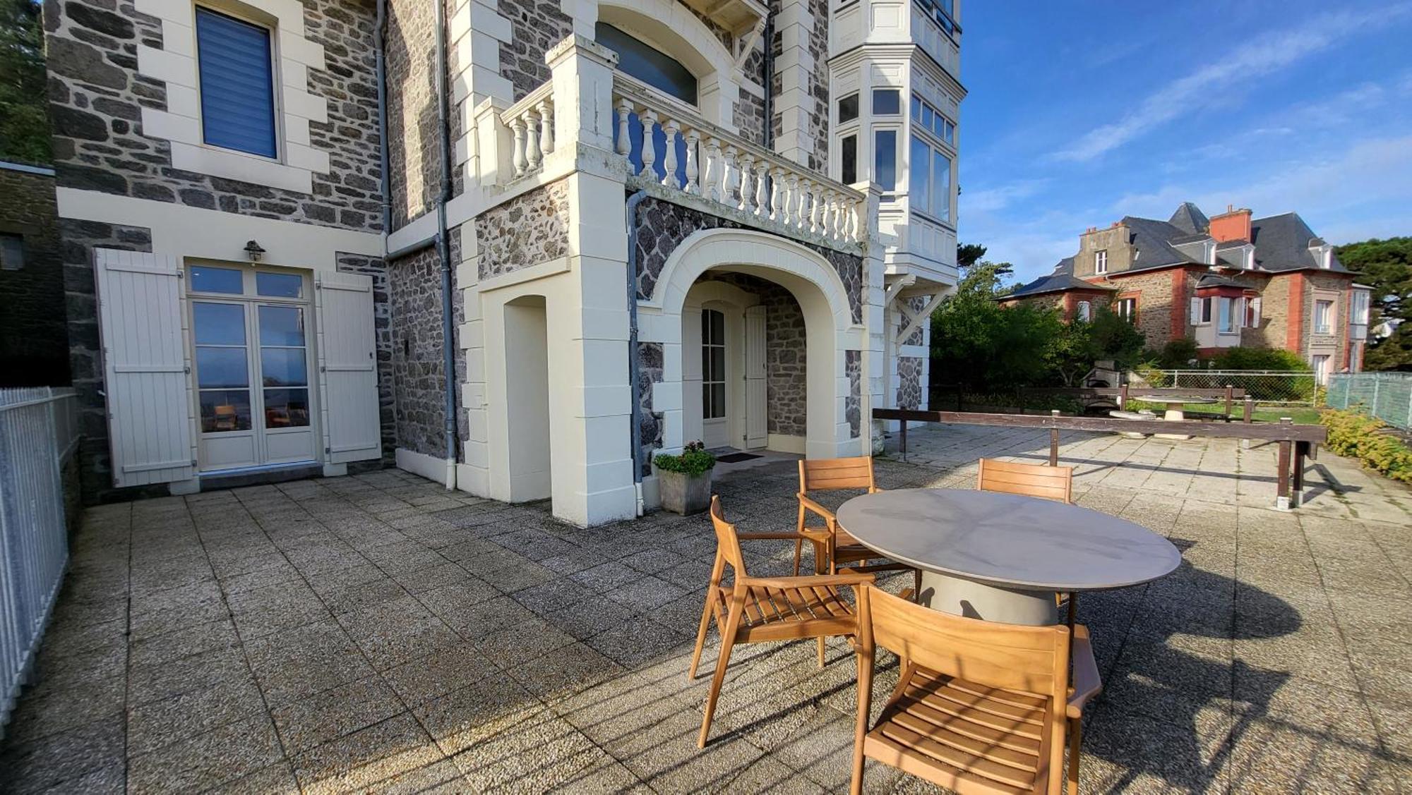 Vue Pleine Mer A La Perle Marine - La Terrasse Dinard Exterior photo